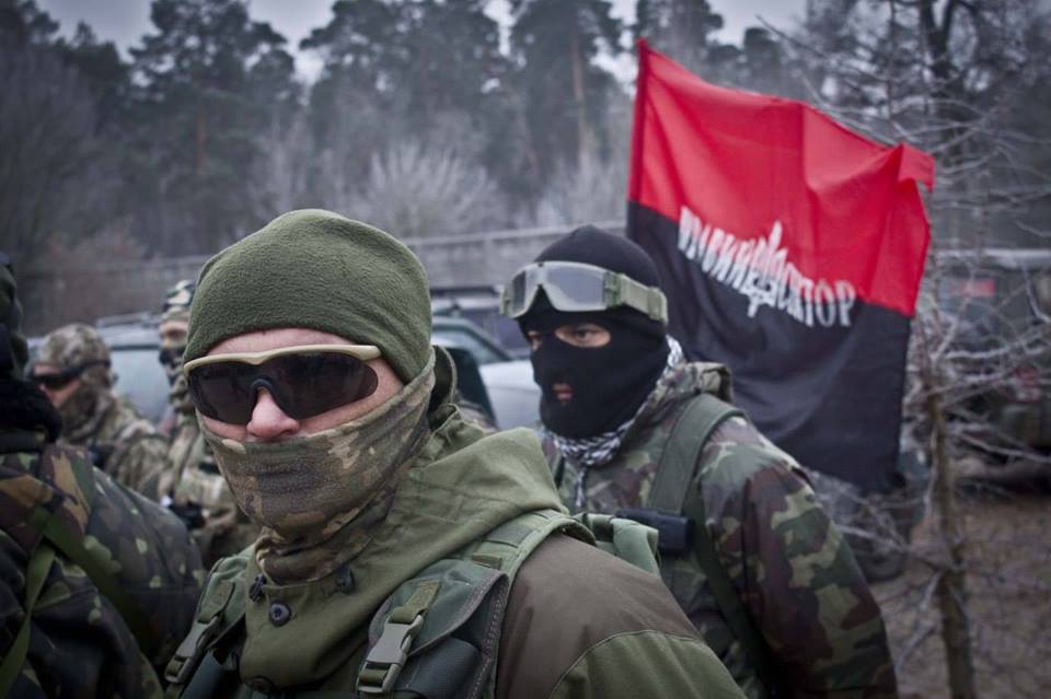 Правий сектор, навчання