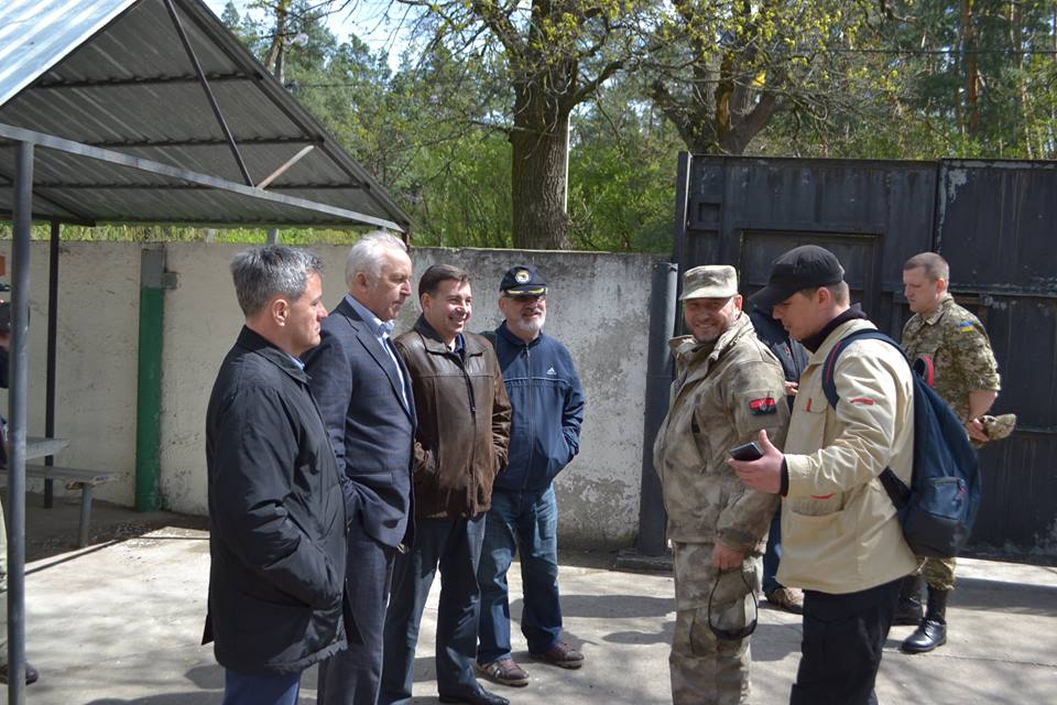 Нагородження "Народним героєм України" на базі 5-го ОБАТу УДА