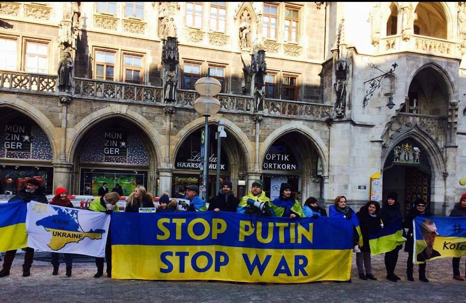 Б’ємо московських імперіалістів на всіх фронтах!