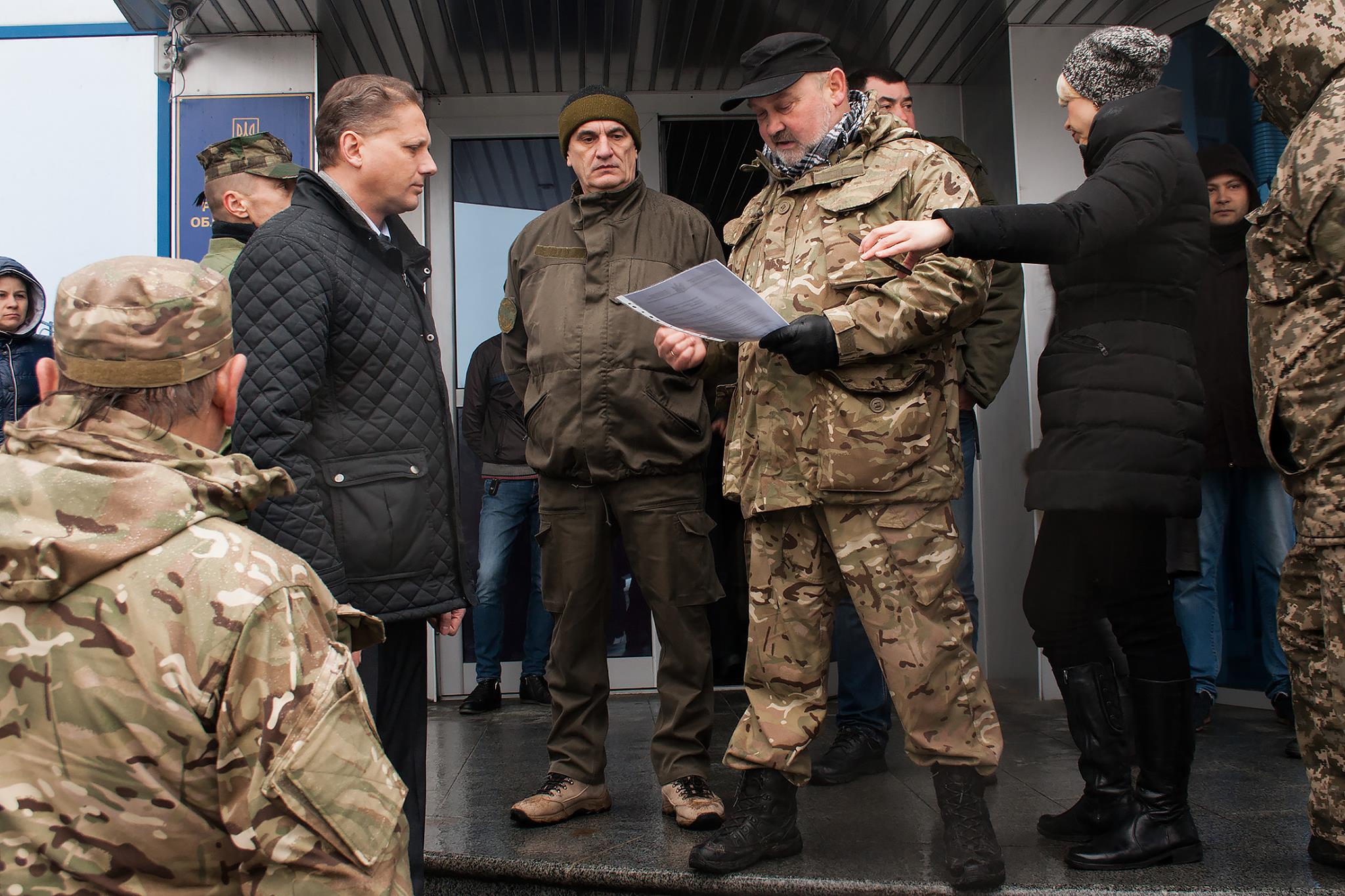 Добровольці попередили владу і вшанували героїв 