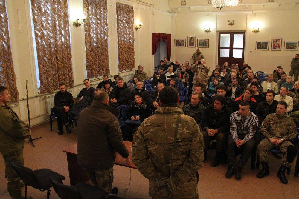 Dmytro Yarosh in Mariupol